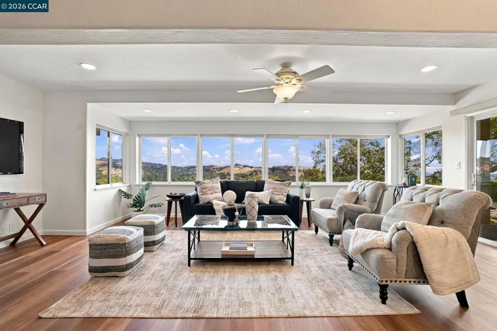 1138 Skycrest Dr #8 Walnut Creek, CA 94595