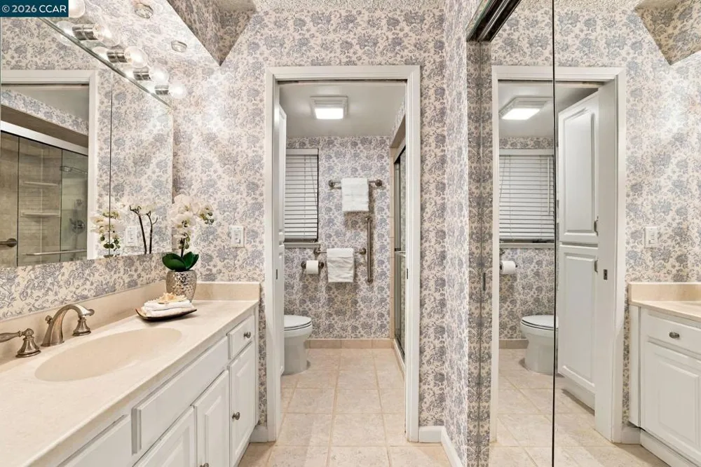 1138 Skycrest Dr #8 Walnut Creek, CA 94595