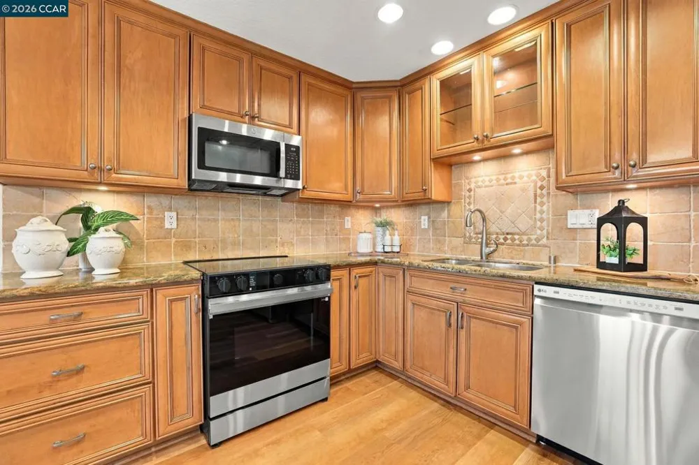 1138 Skycrest Dr #8 Walnut Creek, CA 94595