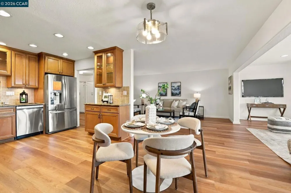 1138 Skycrest Dr #8 Walnut Creek, CA 94595