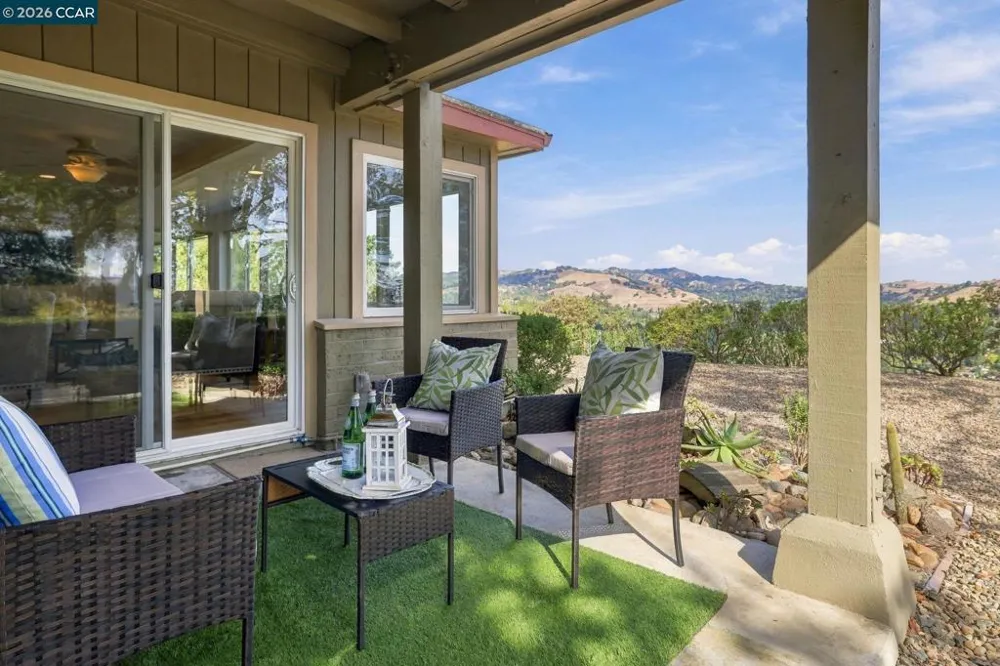 1138 Skycrest Dr #8 Walnut Creek, CA 94595