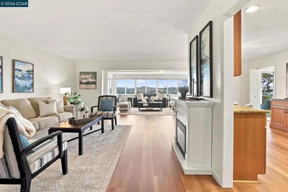 1138 Skycrest Dr #8 Walnut Creek, CA 94595