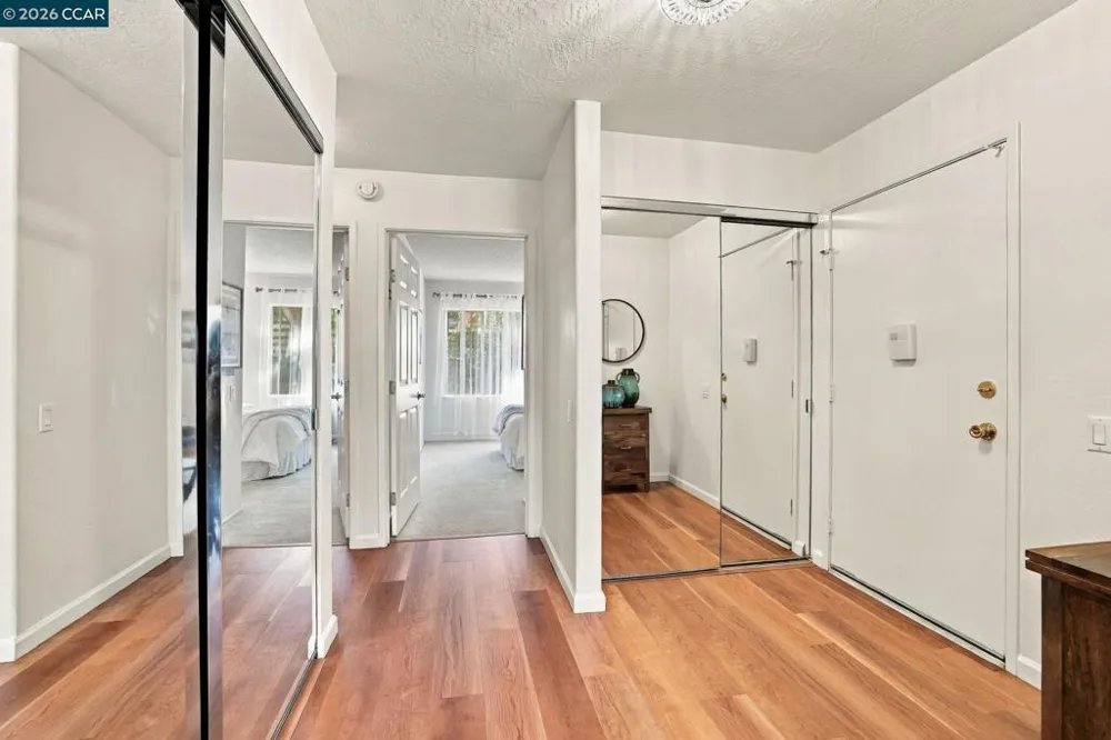1138 Skycrest Dr #8 Walnut Creek, CA 94595