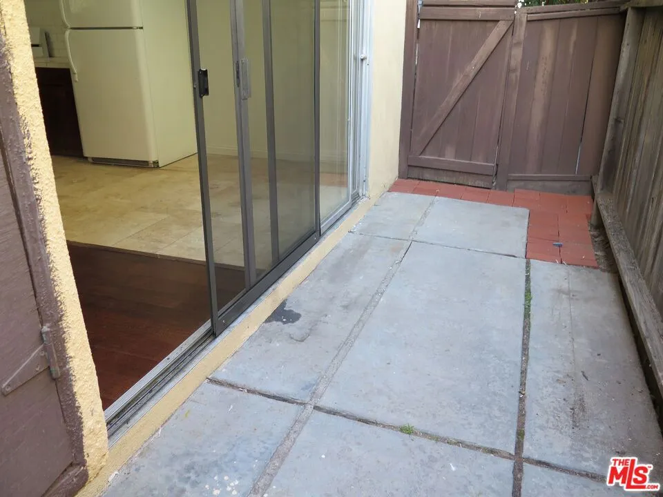 3603 MENTONE AVENUE #6 Los Angeles, CA 90034