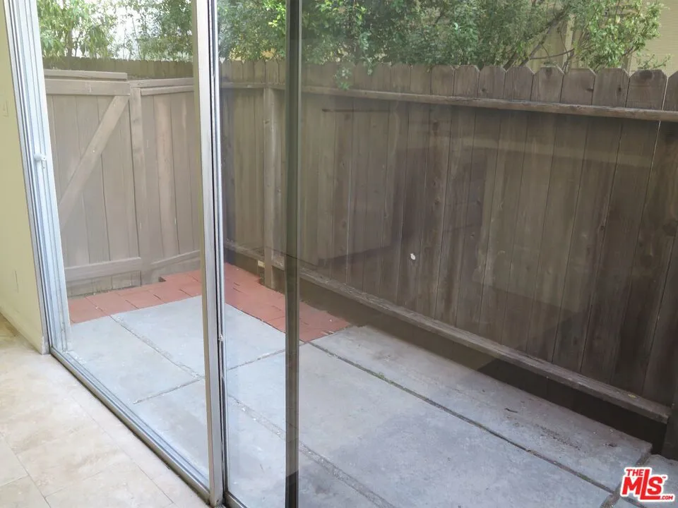 3603 MENTONE AVENUE #6 Los Angeles, CA 90034