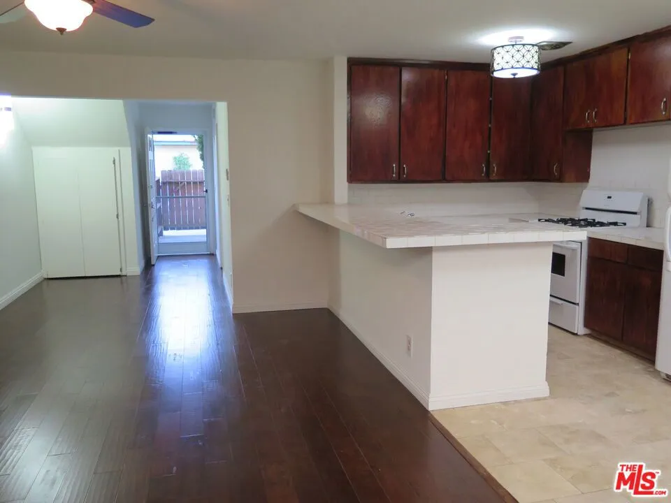 3603 MENTONE AVENUE #6 Los Angeles, CA 90034