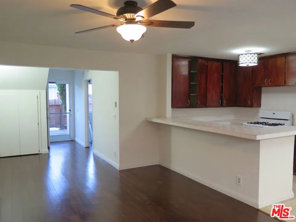 3603 MENTONE AVENUE #6 Los Angeles, CA 90034