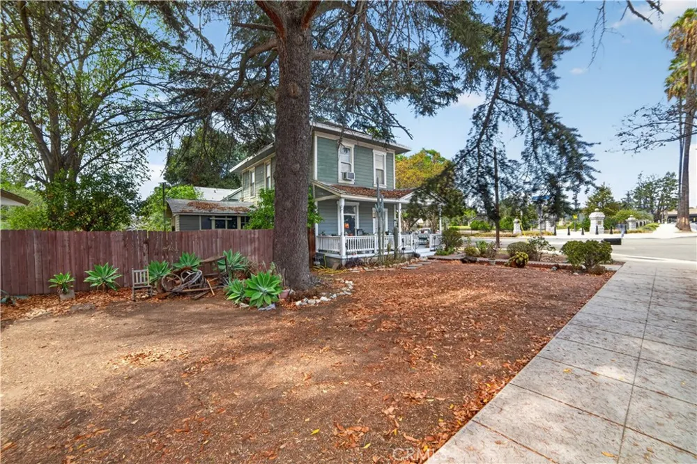 1195 Park Pomona, CA 91768