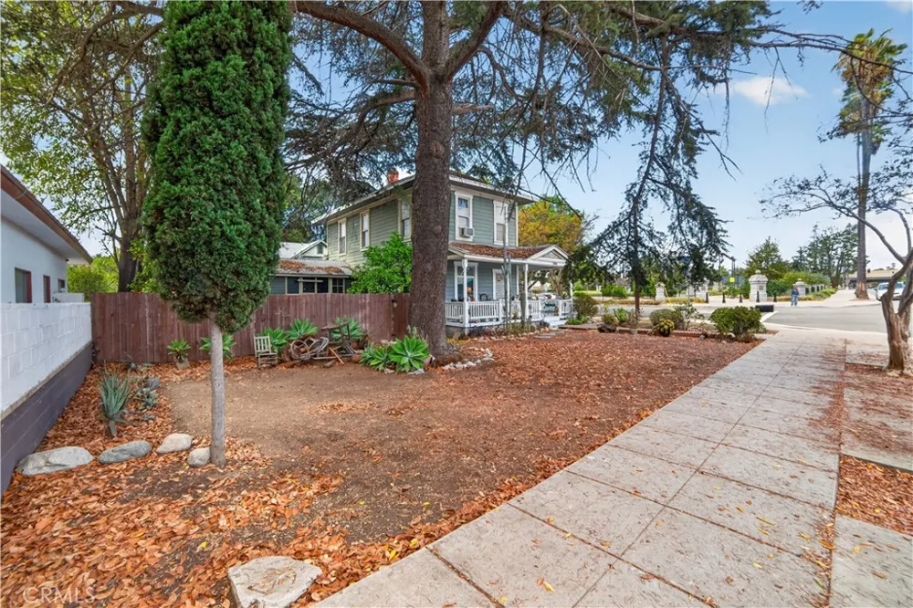 1195 Park Pomona, CA 91768