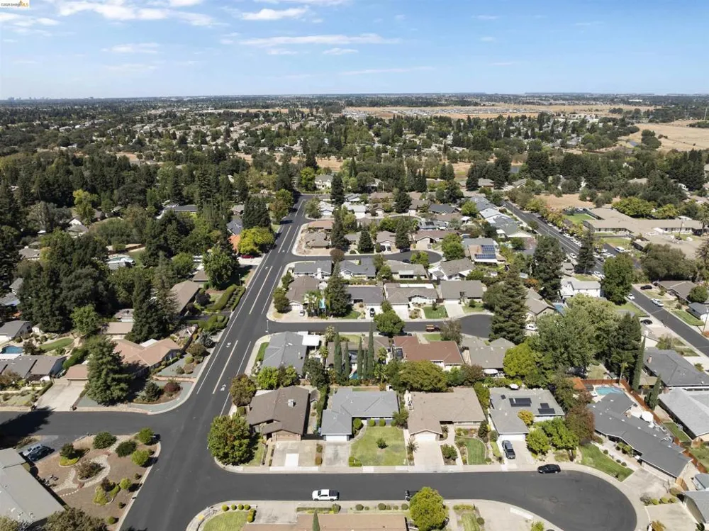 9107 Yount Court Elk Grove, CA 95624