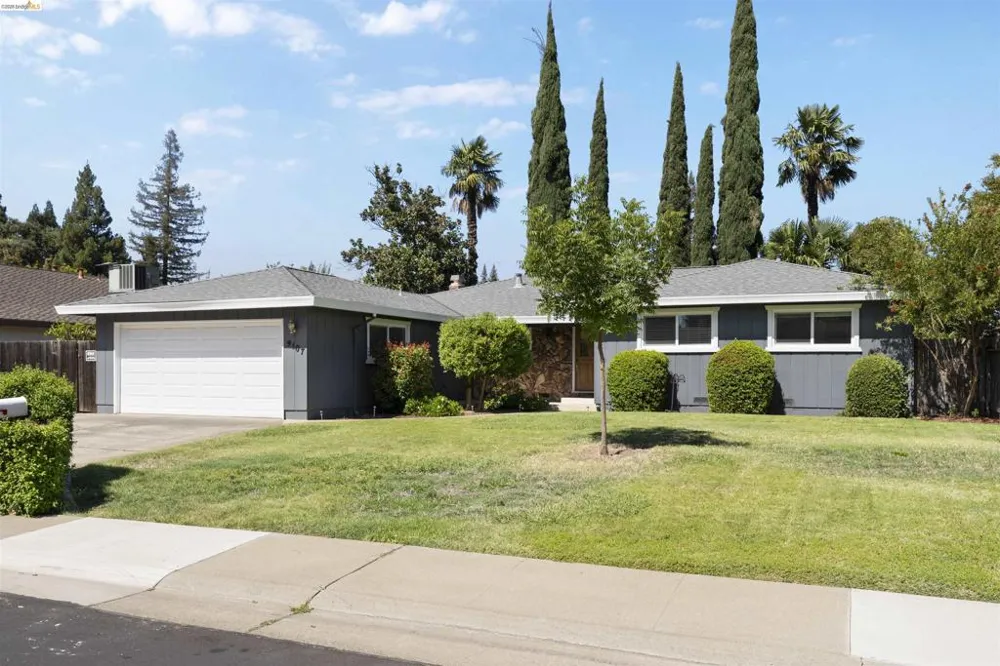 9107 Yount Court Elk Grove, CA 95624