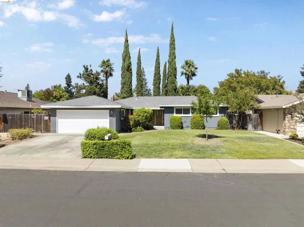 9107 Yount Court Elk Grove, CA 95624