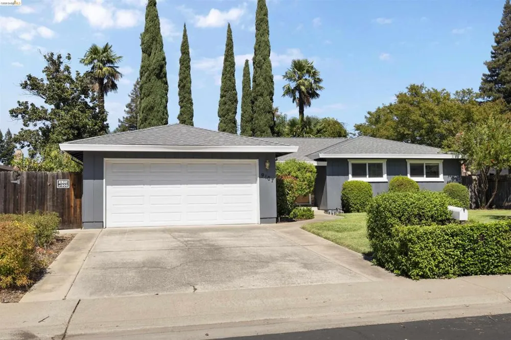 9107 Yount Court Elk Grove, CA 95624