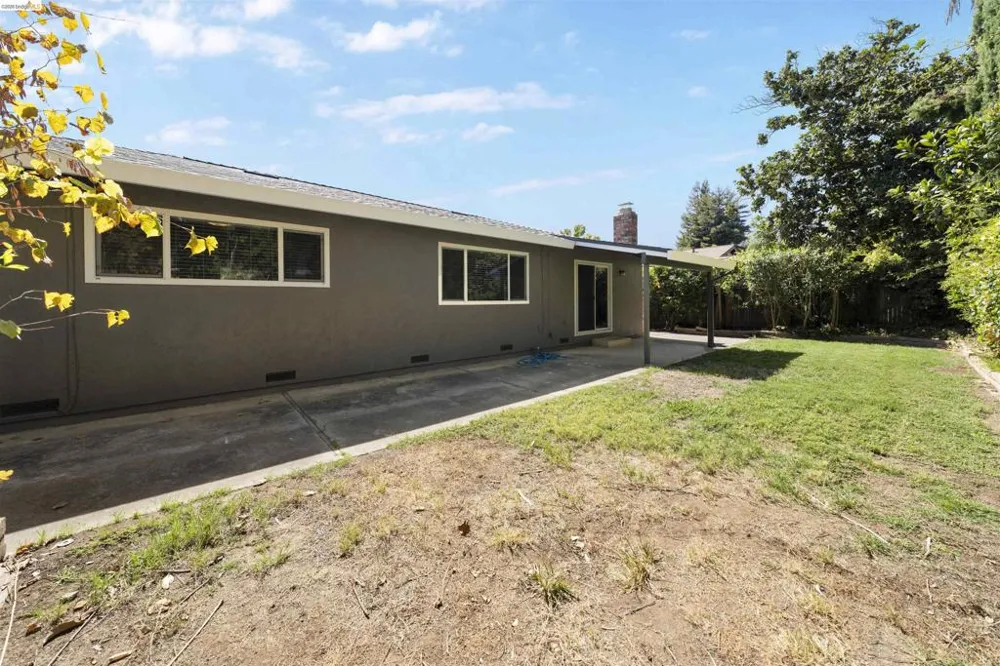9107 Yount Court Elk Grove, CA 95624