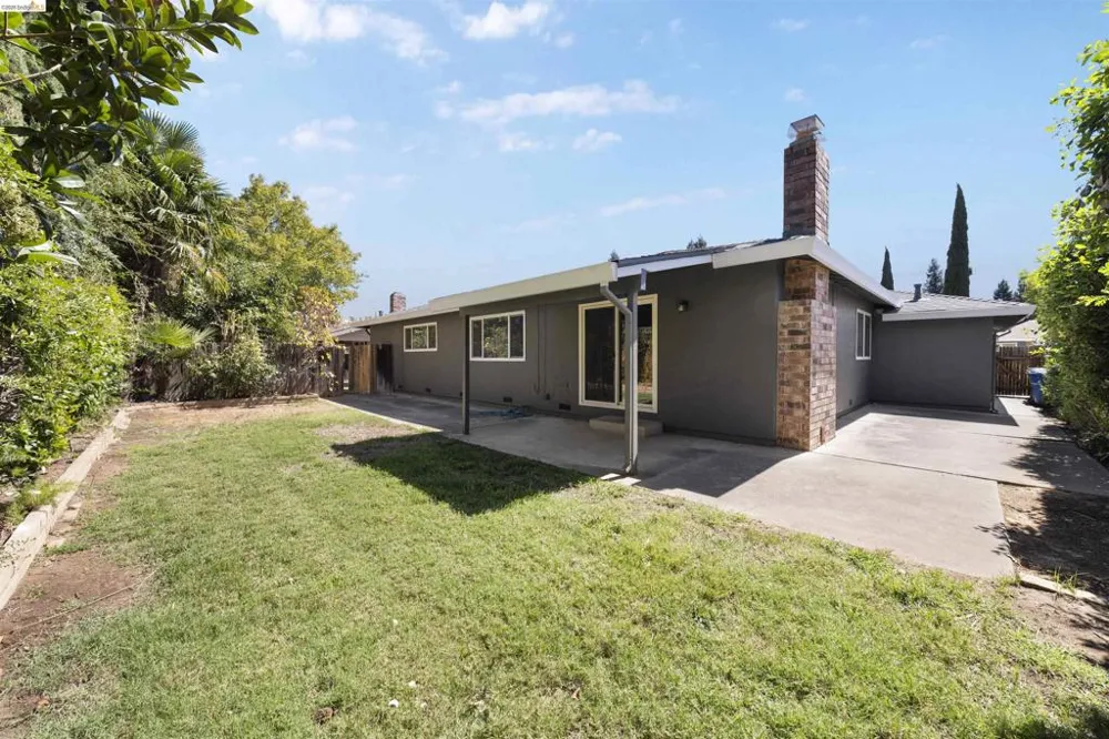 9107 Yount Court Elk Grove, CA 95624