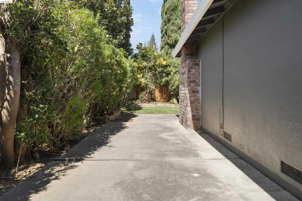 9107 Yount Court Elk Grove, CA 95624