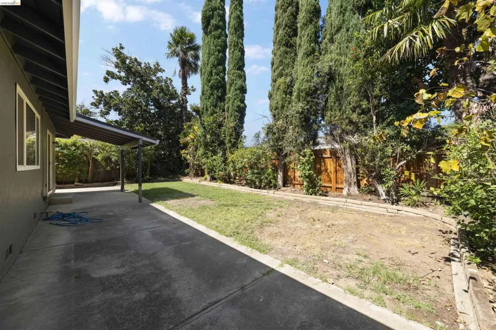 9107 Yount Court Elk Grove, CA 95624
