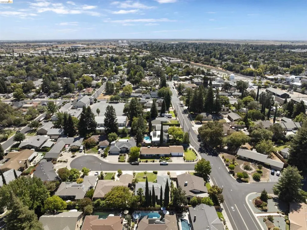 9107 Yount Court Elk Grove, CA 95624