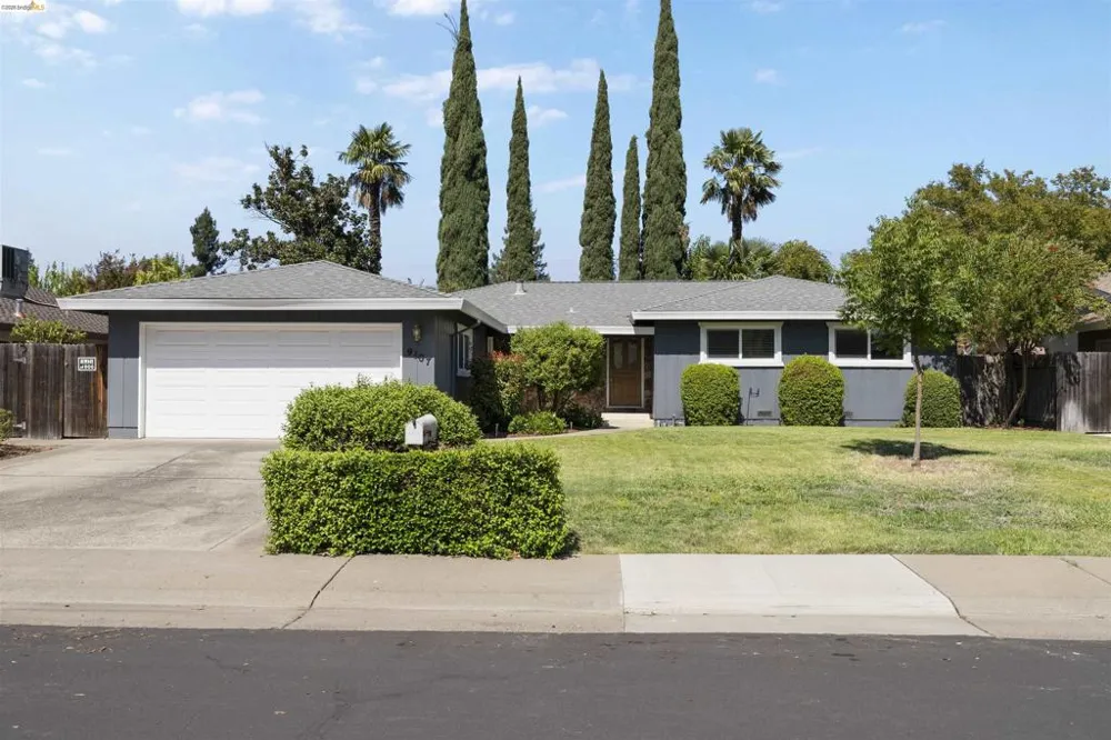 9107 Yount Court Elk Grove, CA 95624