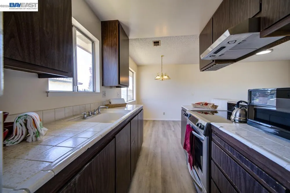 34848 Starling  Drive #4 Union City, CA 94587