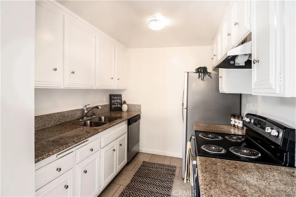 1122 9th #1 Santa Monica, CA 90403