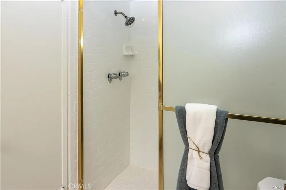 1122 9th #1 Santa Monica, CA 90403