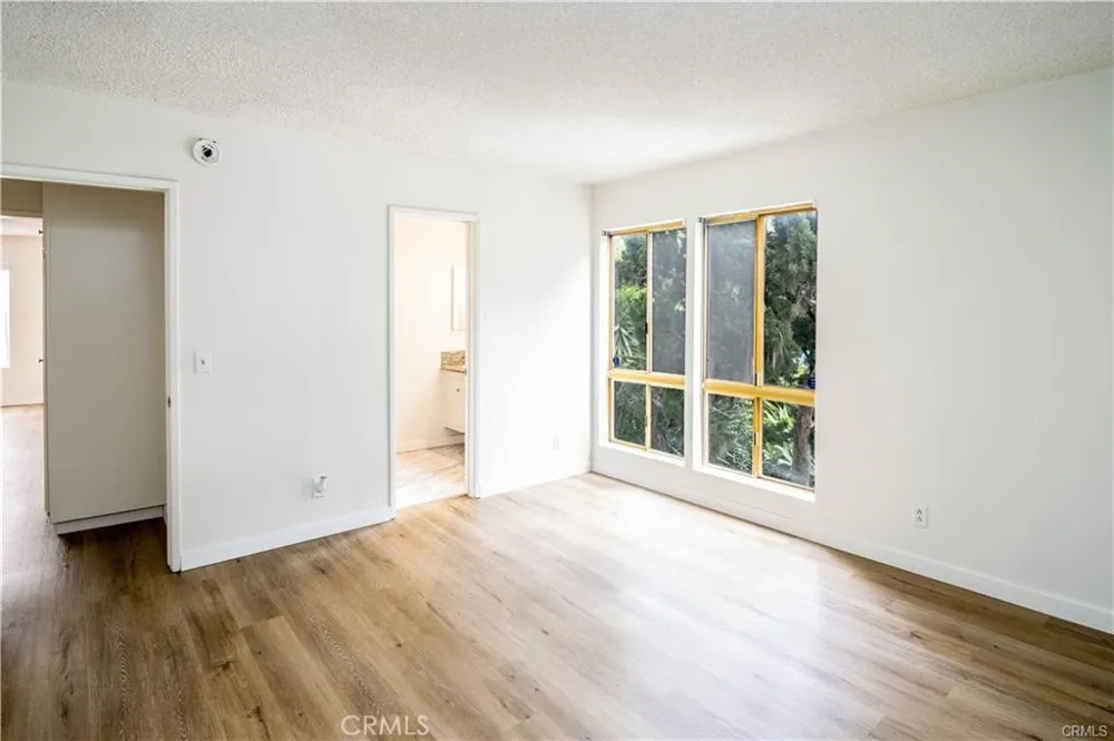 1122 9th #1 Santa Monica, CA 90403