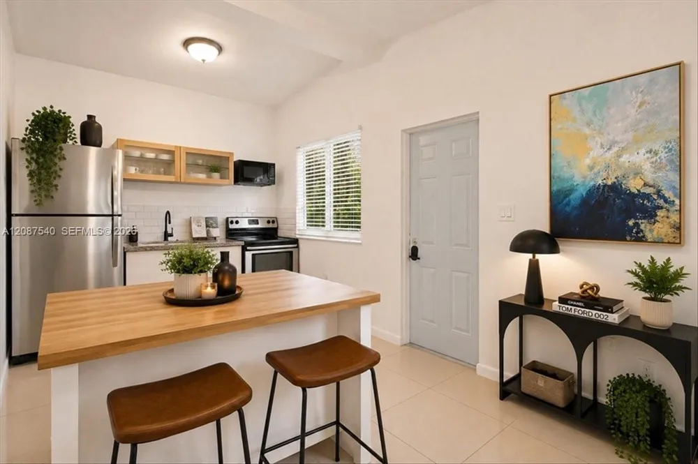 268 NW 34th St Miami, FL 33127