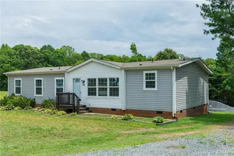 220 Bluejay Road