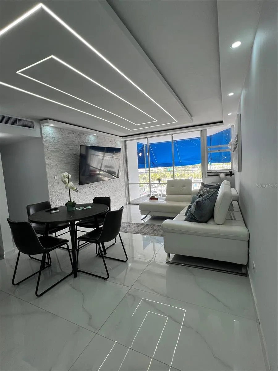 5249 ISLA VERDE AVENUE AVENUE #614 Carolina, PR 00979