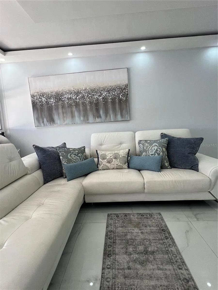 5249 ISLA VERDE AVENUE AVENUE #614 Carolina, PR 00979