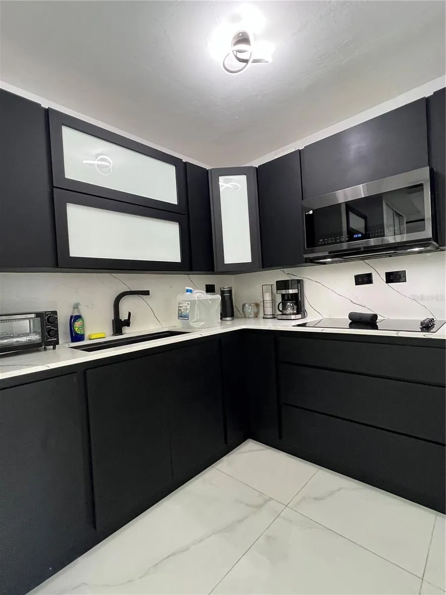 5249 ISLA VERDE AVENUE AVENUE #614 Carolina, PR 00979