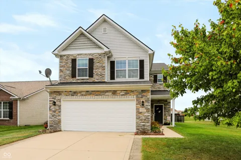 3392 Roundlake Lane