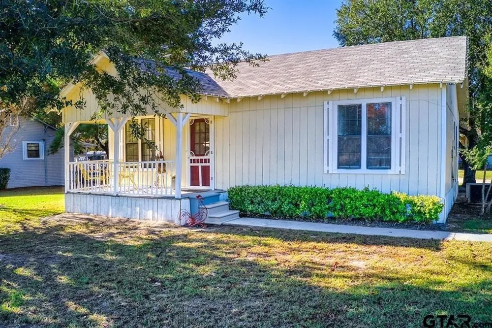 4588 SH 110 Grand Saline, TX 75140