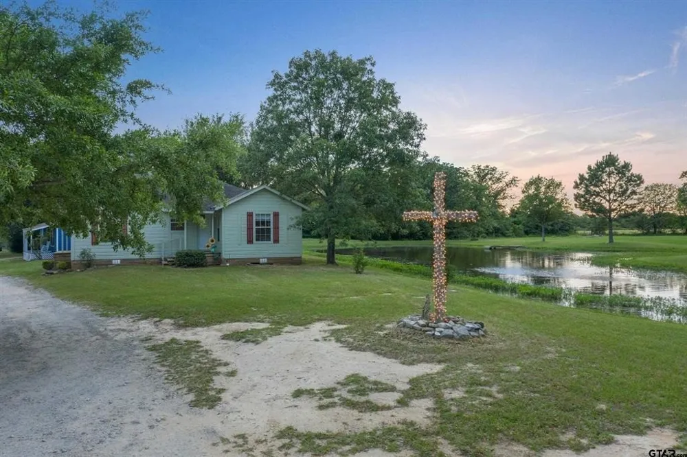 4588 SH 110 Grand Saline, TX 75140