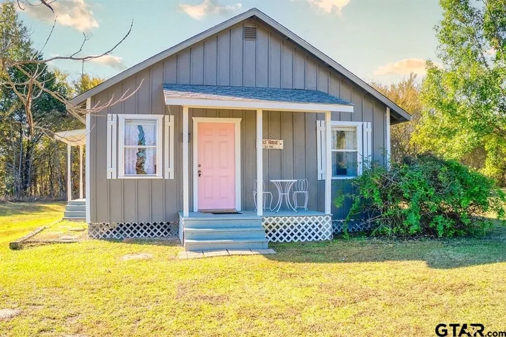 4588 SH 110 Grand Saline, TX 75140