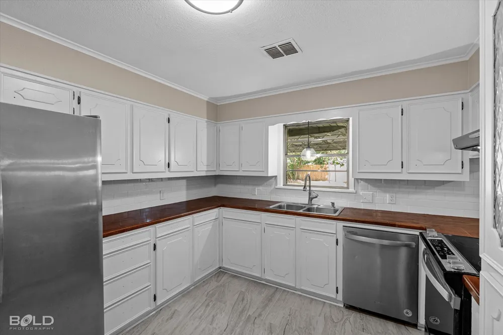 822 E River Road Shreveport, LA 71105