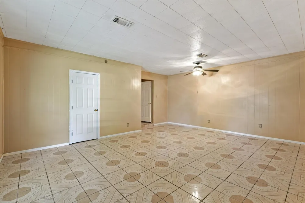 2817 Lancaster Lane Pasadena, TX 77506