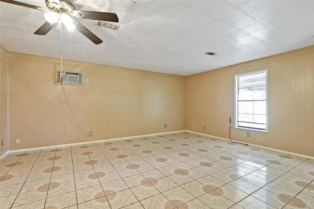2817 Lancaster Lane Pasadena, TX 77506