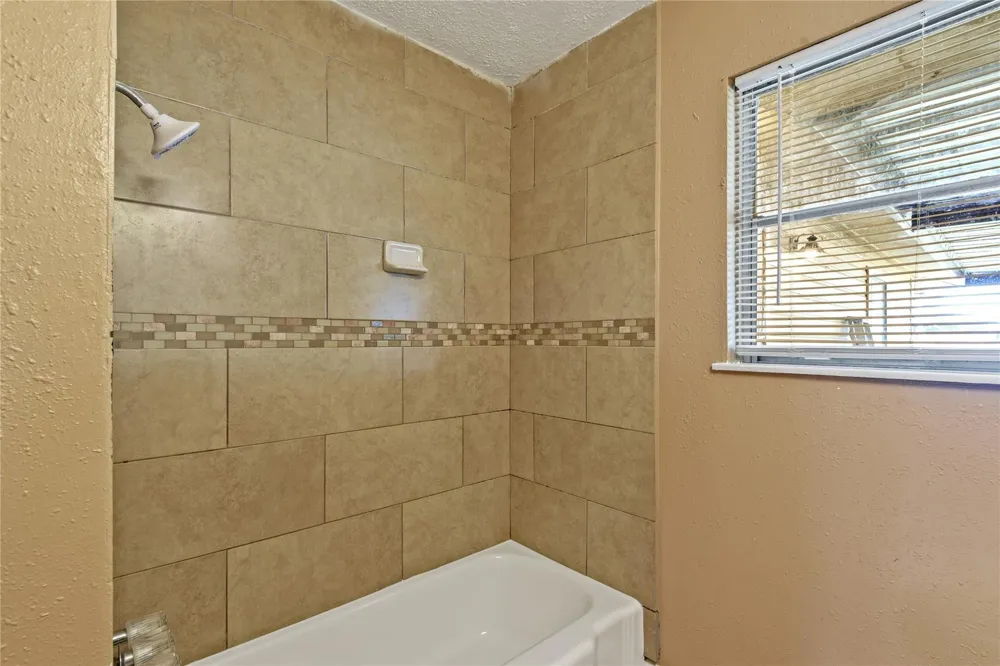 2817 Lancaster Lane Pasadena, TX 77506