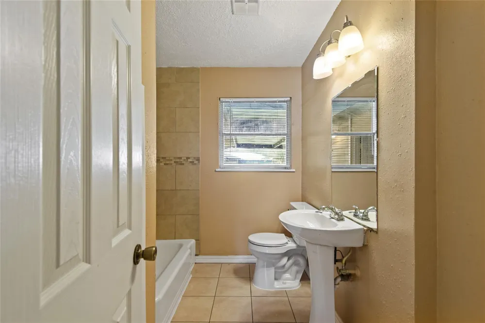 2817 Lancaster Lane Pasadena, TX 77506