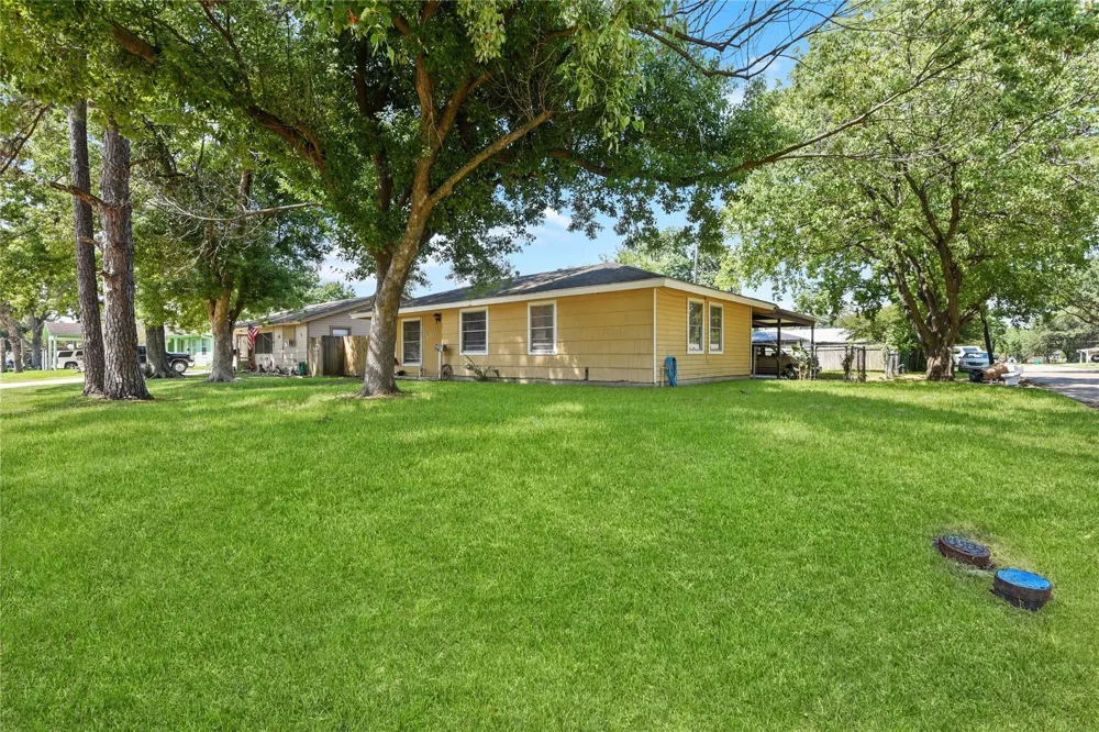 2817 Lancaster Lane Pasadena, TX 77506