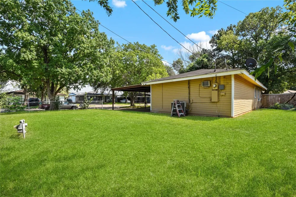 2817 Lancaster Lane Pasadena, TX 77506
