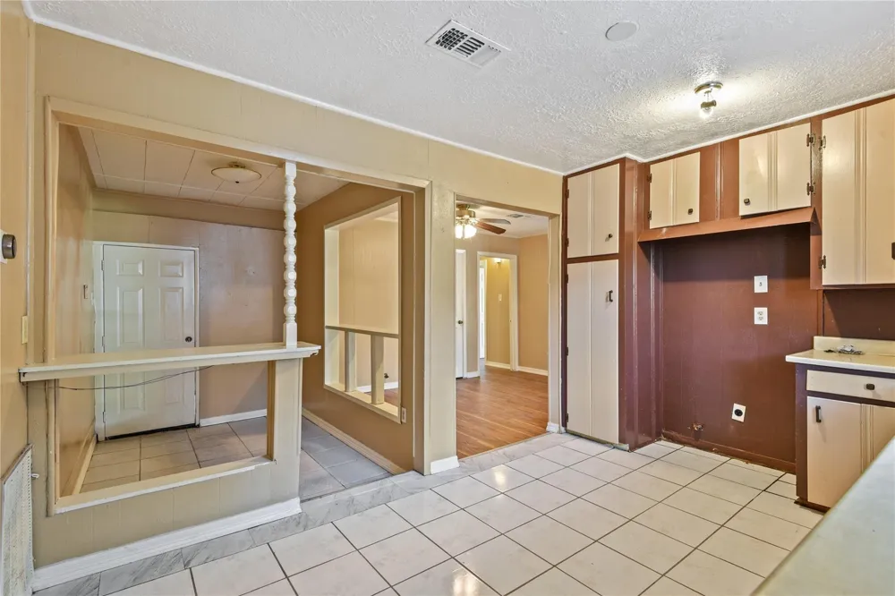 2817 Lancaster Lane Pasadena, TX 77506