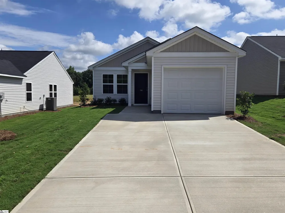 186 Cloverfield Lane Spartanburg, SC 29303