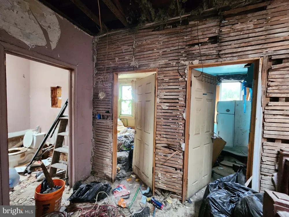 2917 OAKLEY AVENUE Baltimore, MD 21215