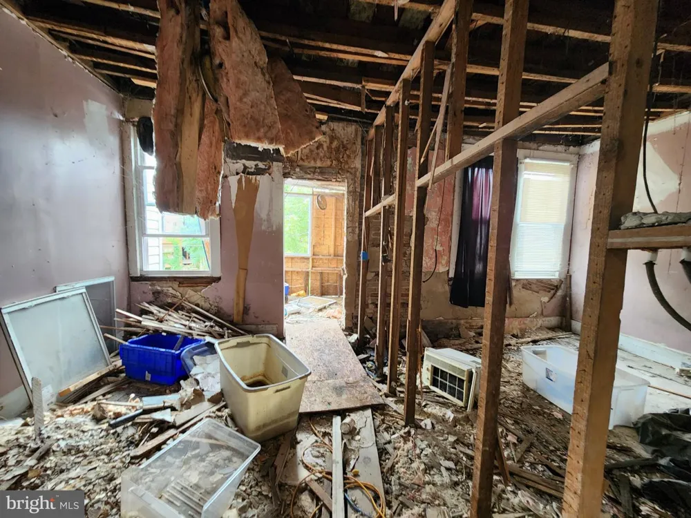 2917 OAKLEY AVENUE Baltimore, MD 21215