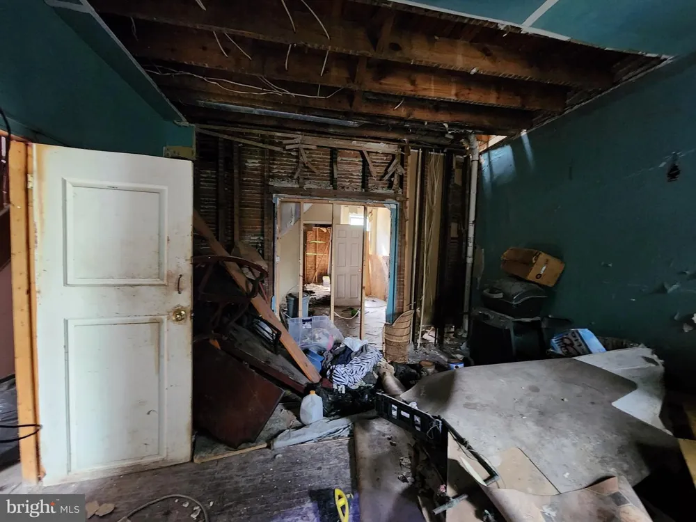 2917 OAKLEY AVENUE Baltimore, MD 21215