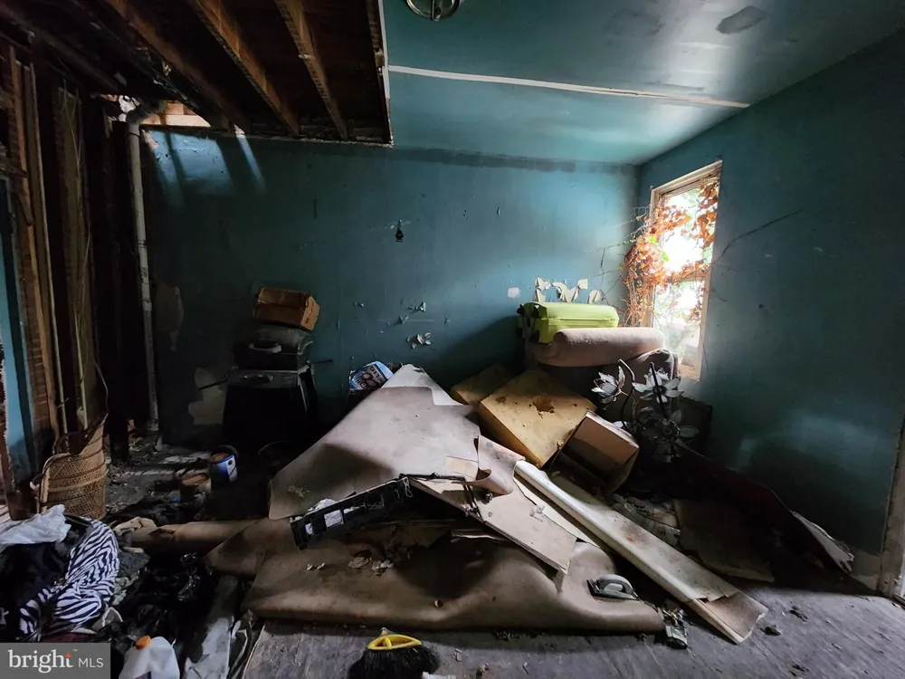 2917 OAKLEY AVENUE Baltimore, MD 21215