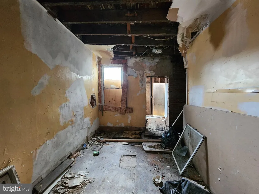 2917 OAKLEY AVENUE Baltimore, MD 21215